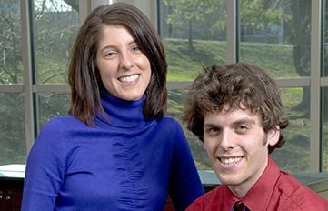 Image of a UNH student with an Alumni in a mentoring relationship