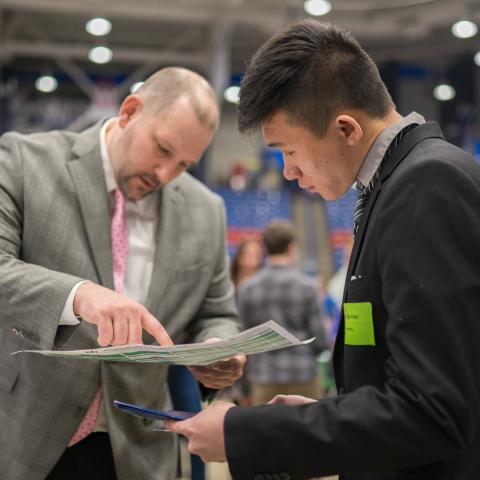 Student and employer at UNH Career Fair