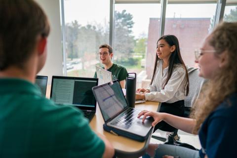 Students work together at UNH