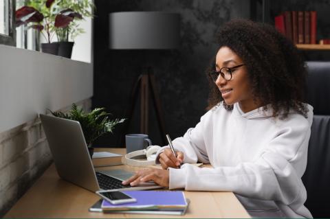 woman with laptop