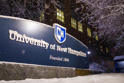 Snowy UNH Sign
