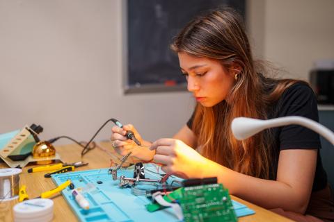 Student builds computer