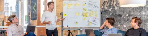 Student entrepreneurs collaborate on ideas