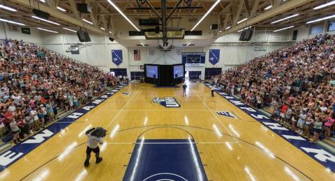 Lundholm Gym with crowd