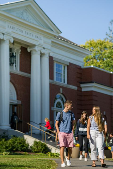 students on UNH campus