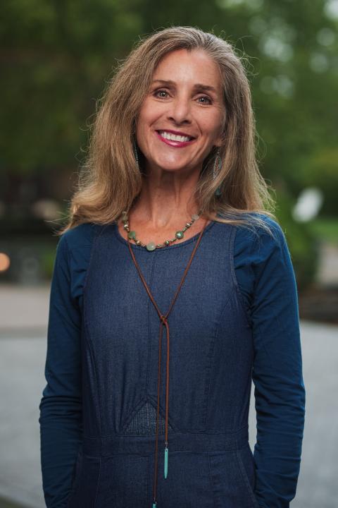 Donna Phofolos