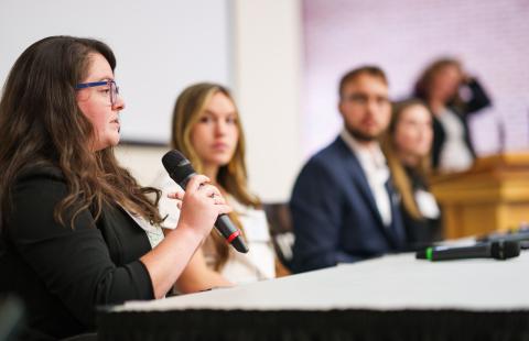Jessica Newnan, '17, speaks with Hamel Scholars at the Fall 2023 Celebration Luncheon