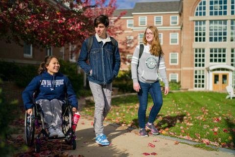 Students by Congreve's quad