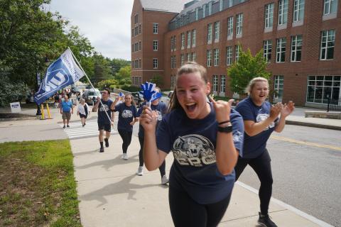 Wildcat Pack running around campus during move-in day