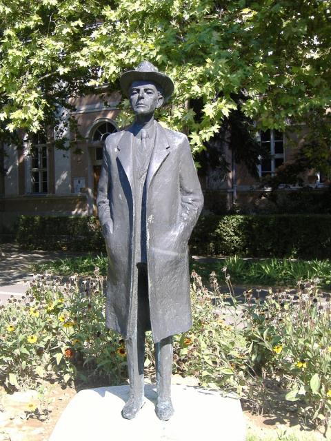 Statue