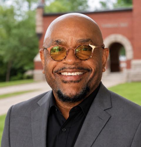 Headshot of Ken Holmes
