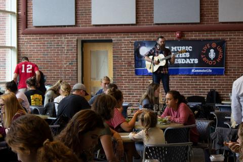 Guitar player in Union Court
