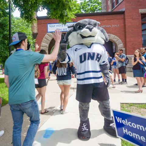 Gnarlz the UNH Athletics mascot at student event
