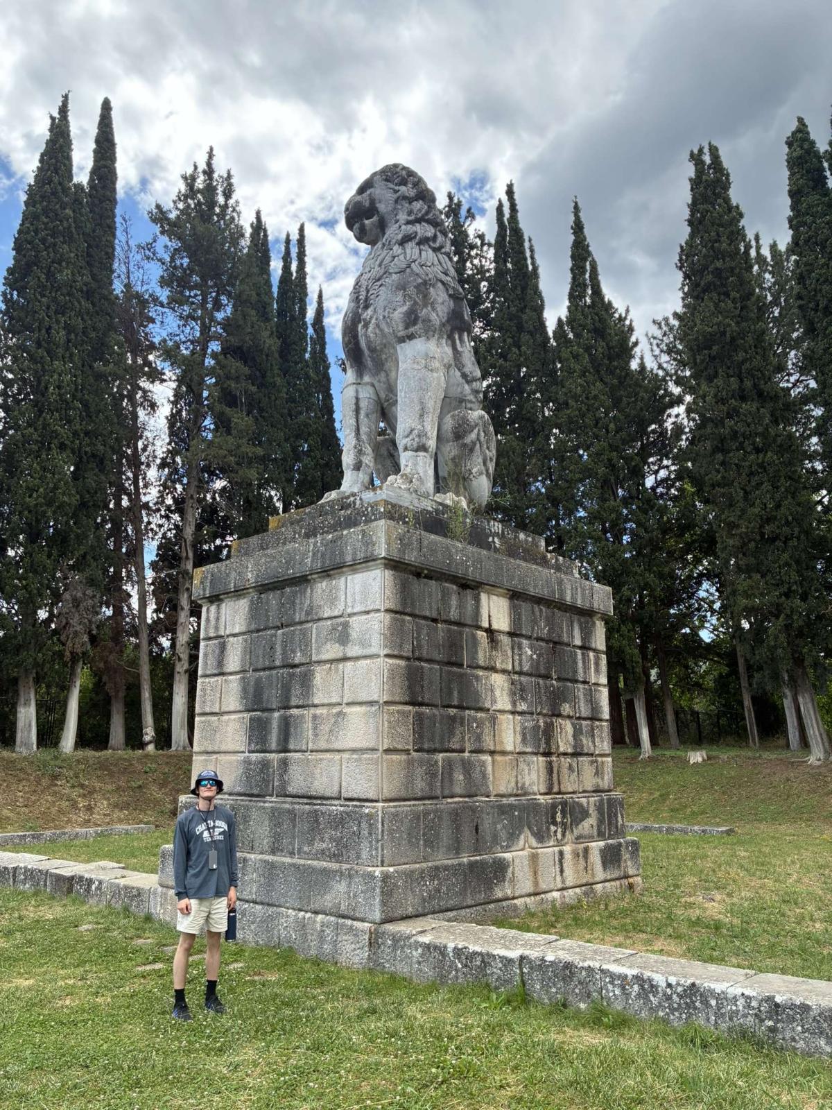William with statue