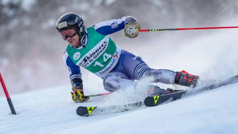 UNH skiing