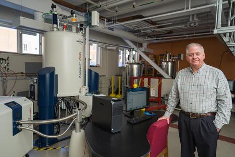 University Instrumentation Center director Shawn Banker showcases the UIC’s new 700 MHz nuclear magnetic resonance spectrometer
