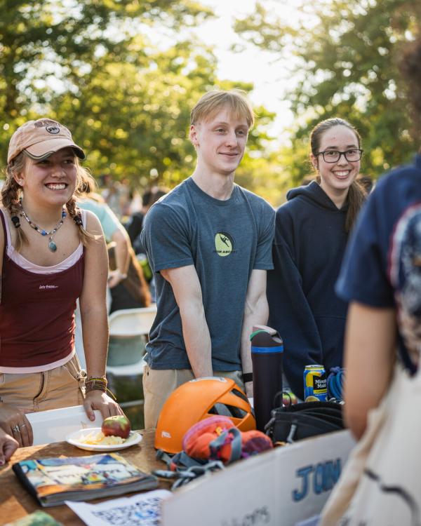 UNH students at UDay picnic