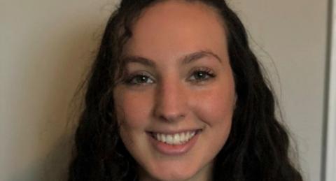 Amanda Kelly Headshot