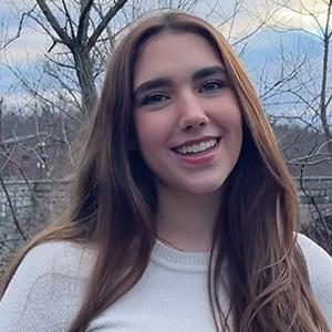 Victoria headshot