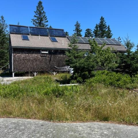 solar thermal water heating using evacuated tubes
