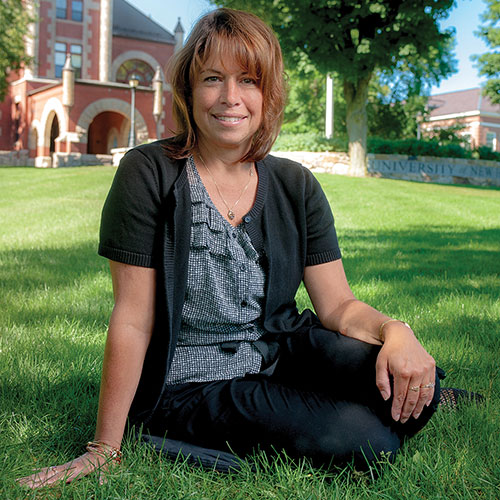 UNH alumna Elizabeth Horvarth Stewart ’88