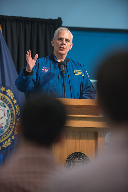 UNH alumnus and NASA astronaut Lee Morin ’74