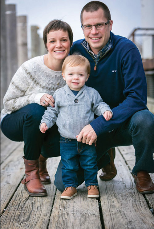 UNH alumna and runner Katie Litwinowich Meinelt ’03, ’04G with her family
