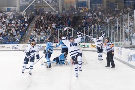 UNH hockey