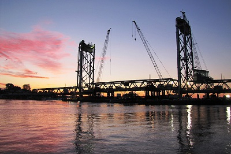 memorial bridge at dusk