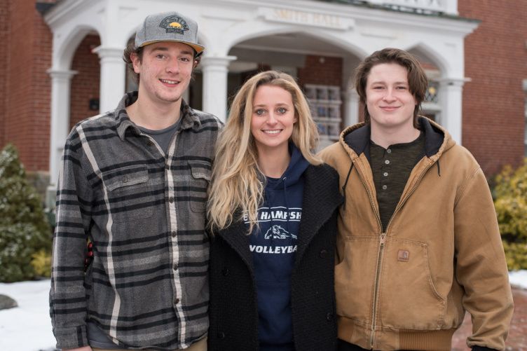 UNH students outside Smith Hall