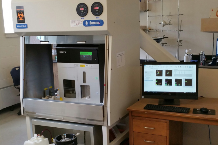 Large computerized instrument, a sorting flow cytometer