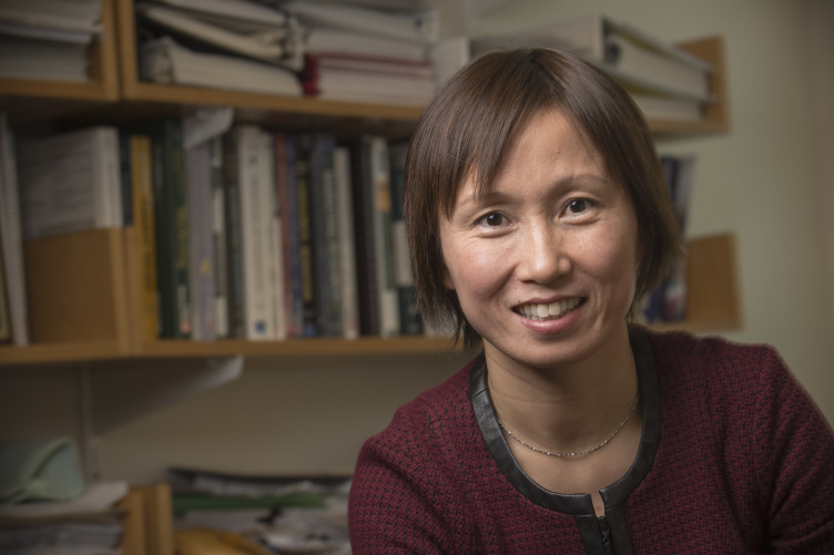 Associate professor of marketing Shuili Du studies corporate social responsibility. Associate professor of marketing Shuili Du studies corporate social responsibility.