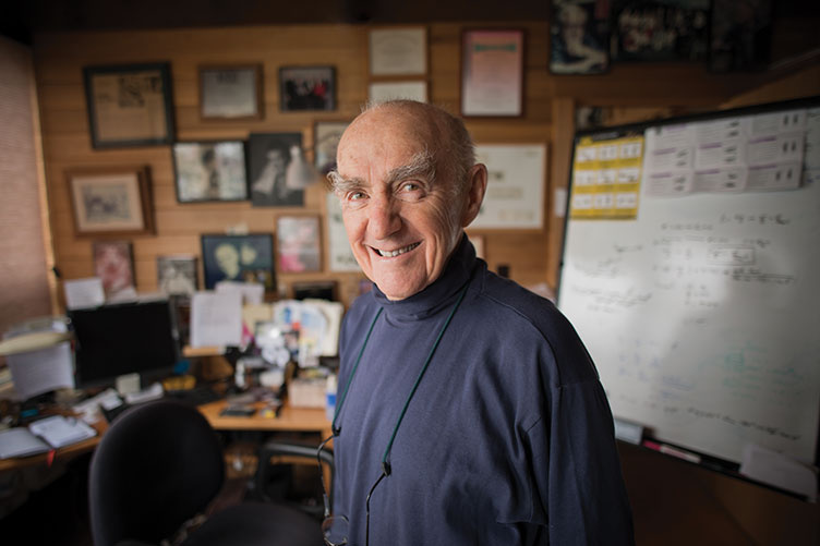 UNH alumnus Lee Grodzins ’46