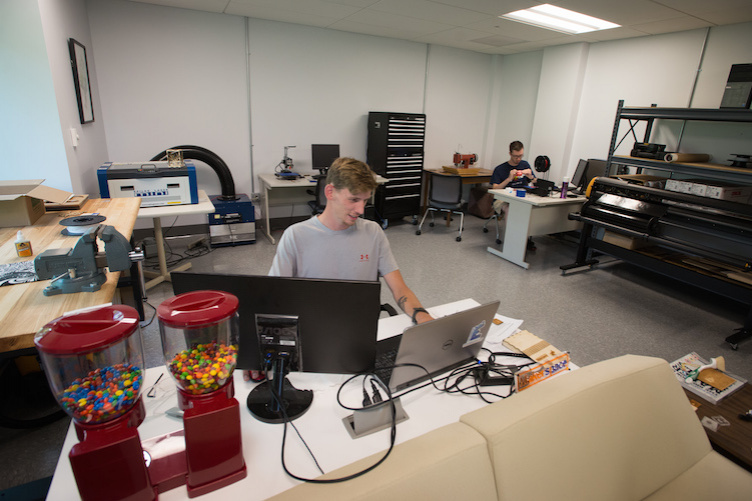 Matt Griswold '18 works at the UNH Makerspace in the Peter T. Paul Entrepreneurship Center or ECenter. 
