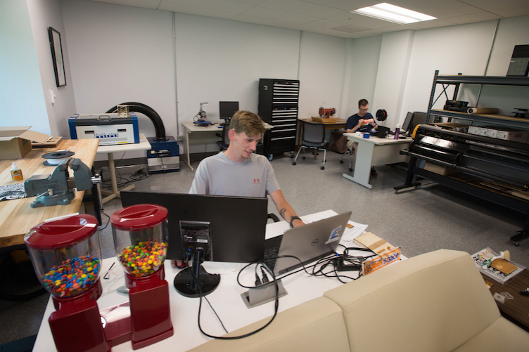 Matt Griswold '18 works at the UNH Makerspace in the Peter T. Paul Entrepreneurship Center or ECenter.