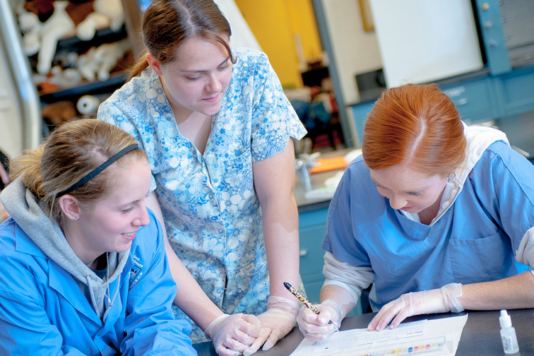 UNH Thompson School of Applied Science Veterinary Technology Program