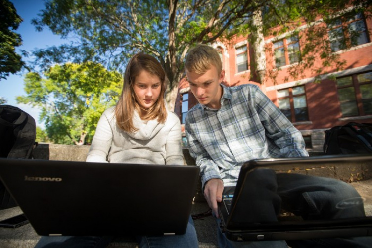 UNH students studying outside