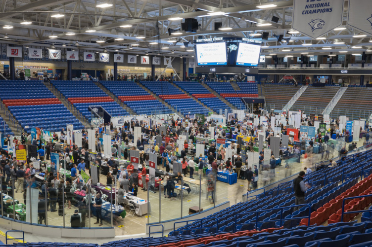 Students at UNH career and internship fair