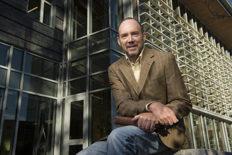 Professor of economics Bruce Elmslie Professor of economics Bruce Elmslie