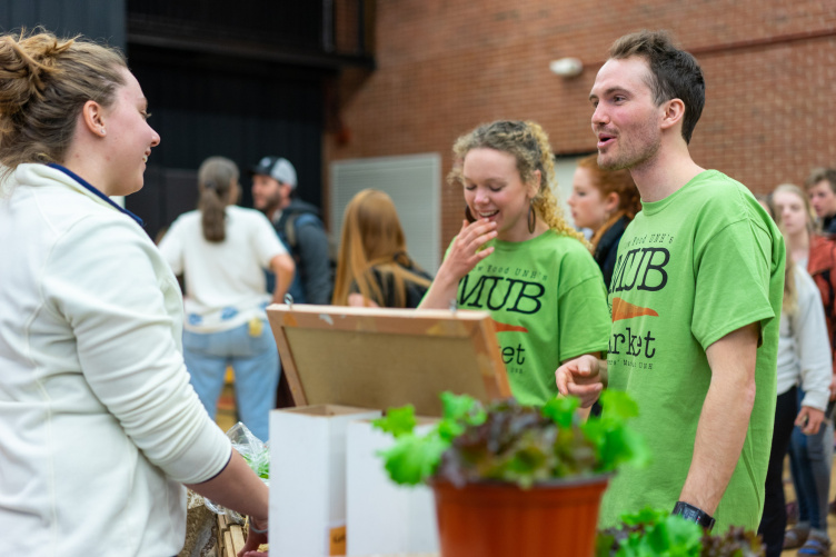 Farmers Market at UNH