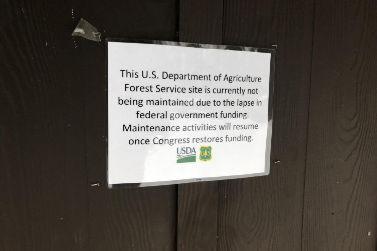 Image of sign saying how govt shutdown closed facility temporarily
