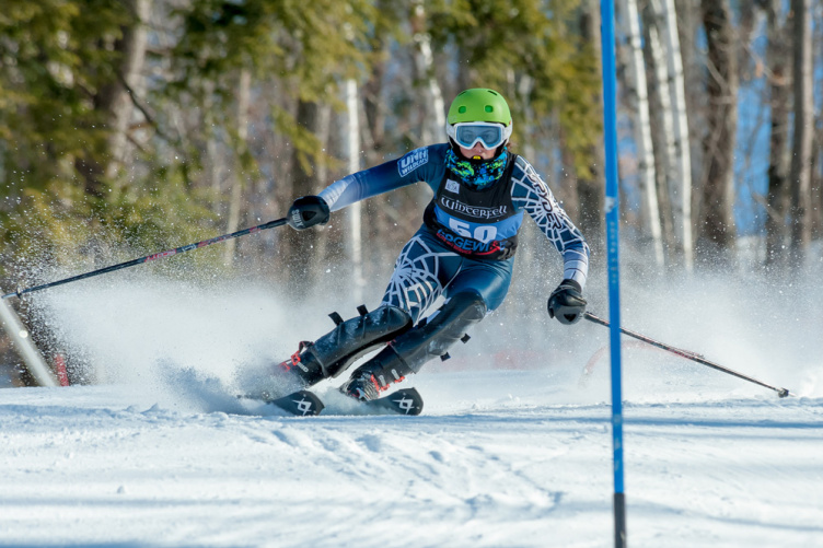 UNH's KellyDiNapoli skiing 