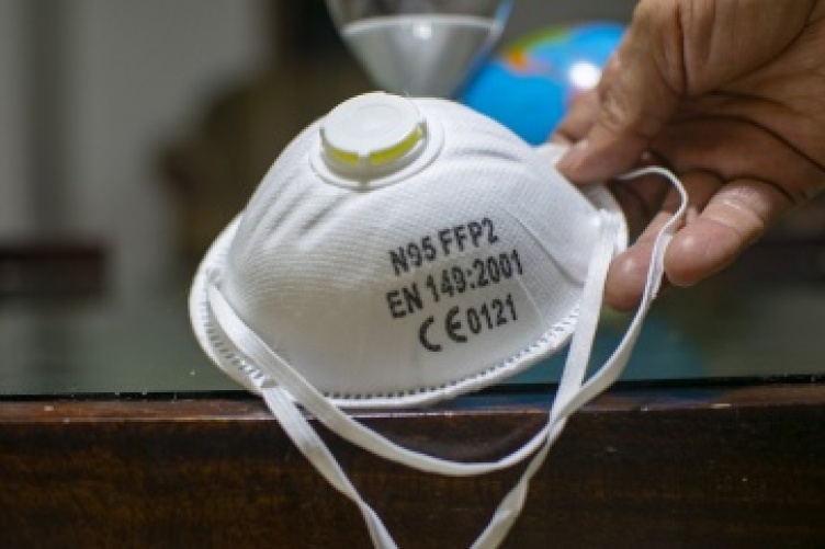 white face mask 