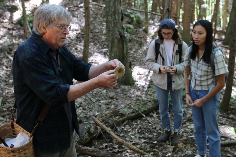 UNH Professor Chris Neefus talks to his students about mushrooms. UNH Professor Chris Neefus talks to his students about mushrooms.