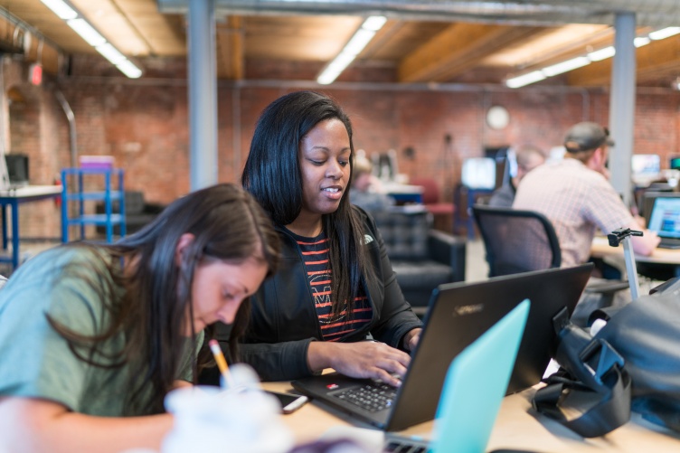 Students in a computer science class at UNH Manchester