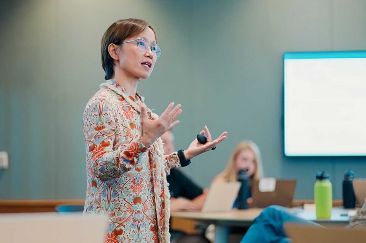 Shuili Du leads a discussion at the University of New Hampshire