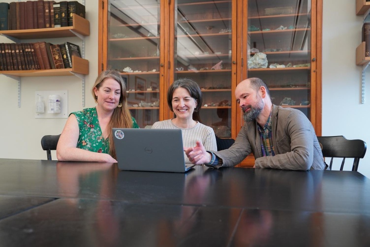 UNH Soil BioME researchers collaborating on soil sustainability research to address environmental challenges.