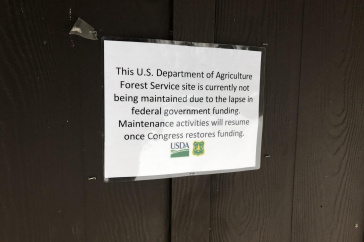 Image of sign saying how govt shutdown closed facility temporarily