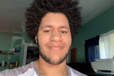 First-Year Mentor Spotlight: Juan Reyes '23