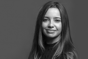 Blanca Santibanez '20, graduate of the biotechnology program at UNH Manchester